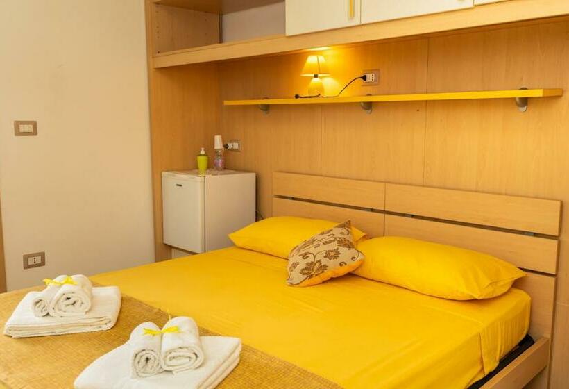 اتاق اکونومی, Scoglio Di Pirro B&b