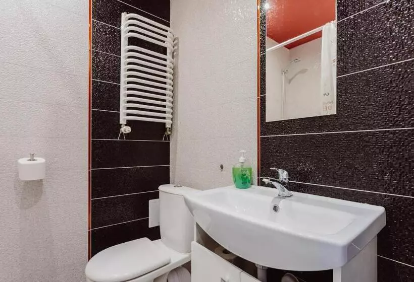اتاق استاندارد سه نفره, Hostel Tara