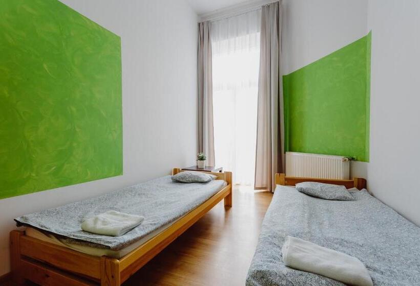 חדר סטנדרט חדר אמבטיה משותף, Hostel Tara