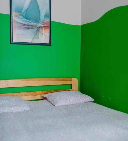 חדר סטנדרט חדר אמבטיה משותף, Hostel Tara