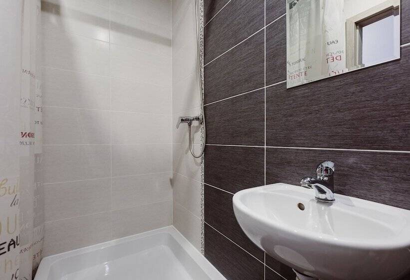 חדר סטנדרט, Hostel Tara