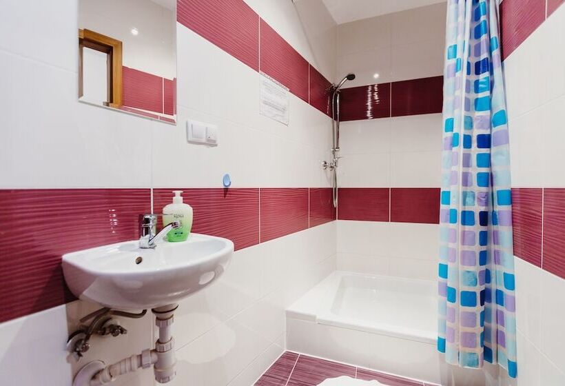 חדר סטנדרט, Hostel Tara