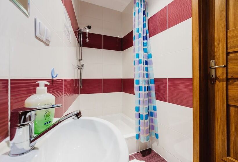 חדר סטנדרט, Hostel Tara