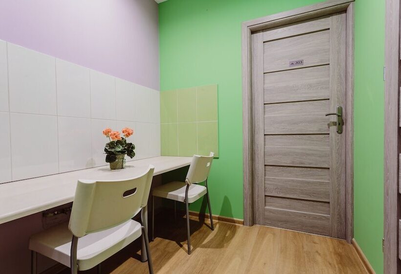 חדר סטנדרט חדר אמבטיה משותף, Hostel Tara