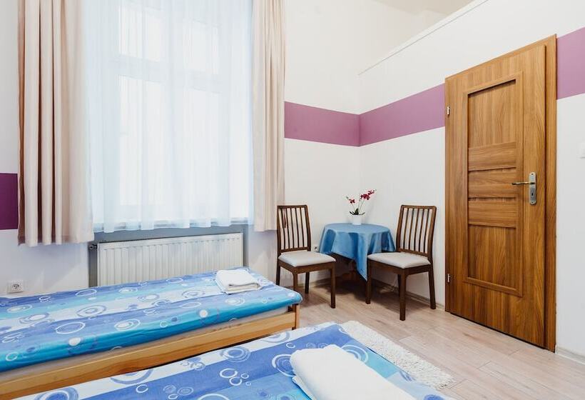 חדר סטנדרט, Hostel Tara