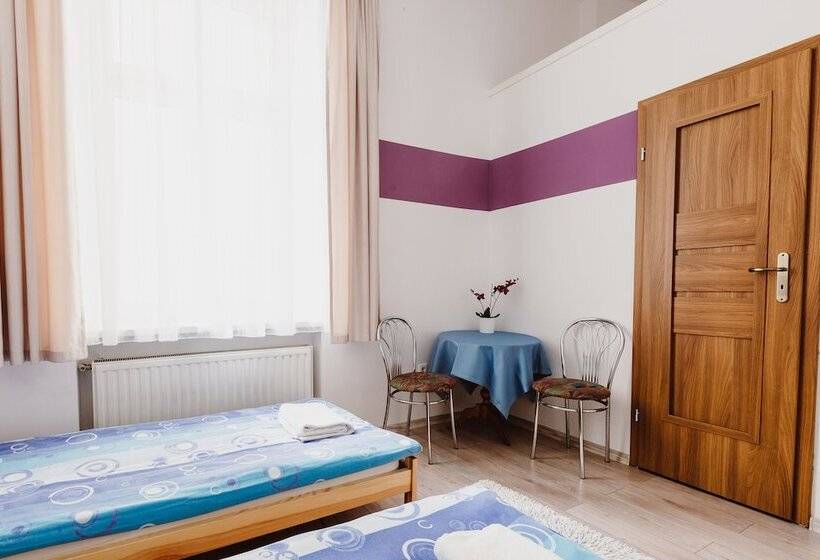 חדר סטנדרט, Hostel Tara