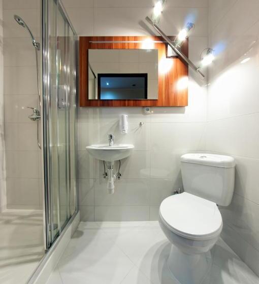 غرفة قياسية فردية, 24