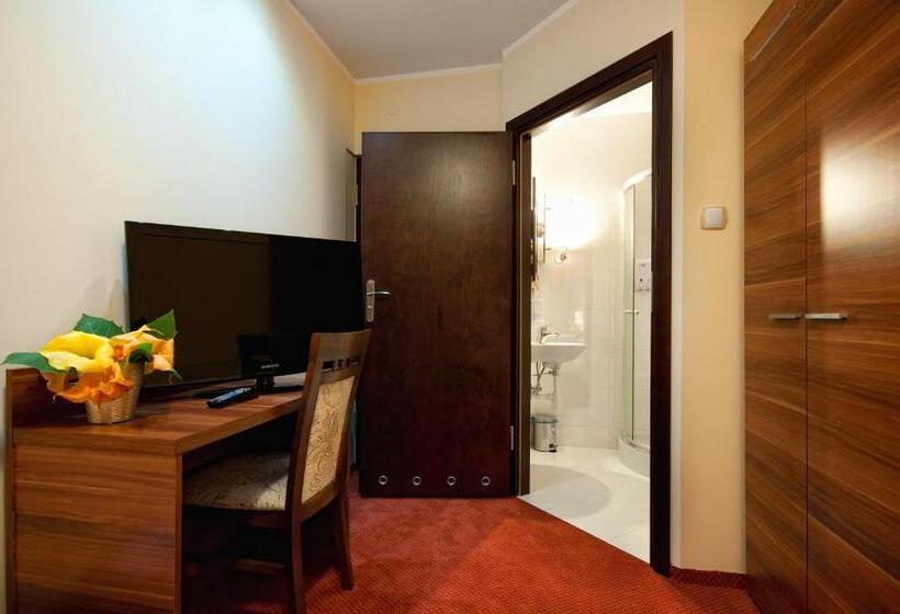 غرفة قياسية, 24