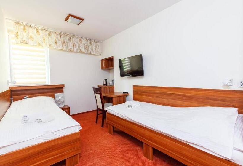 غرفة قياسية, 24