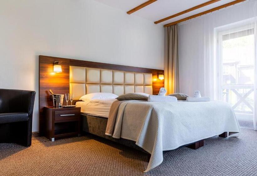 带1个卧室的带阳台的公寓, Ariston