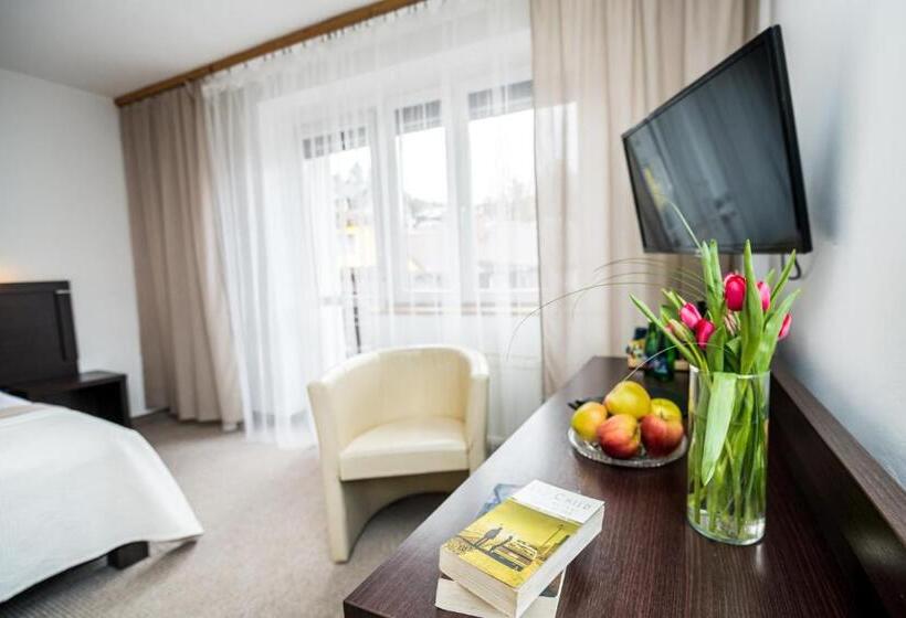 带1个卧室的带阳台的公寓, Ariston