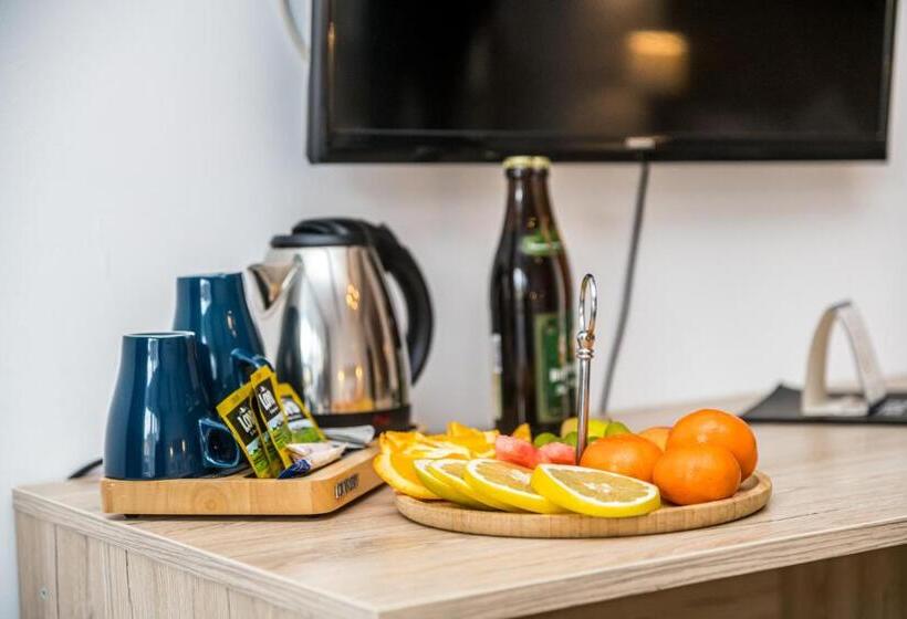 带1个卧室的带阳台的公寓, Ariston