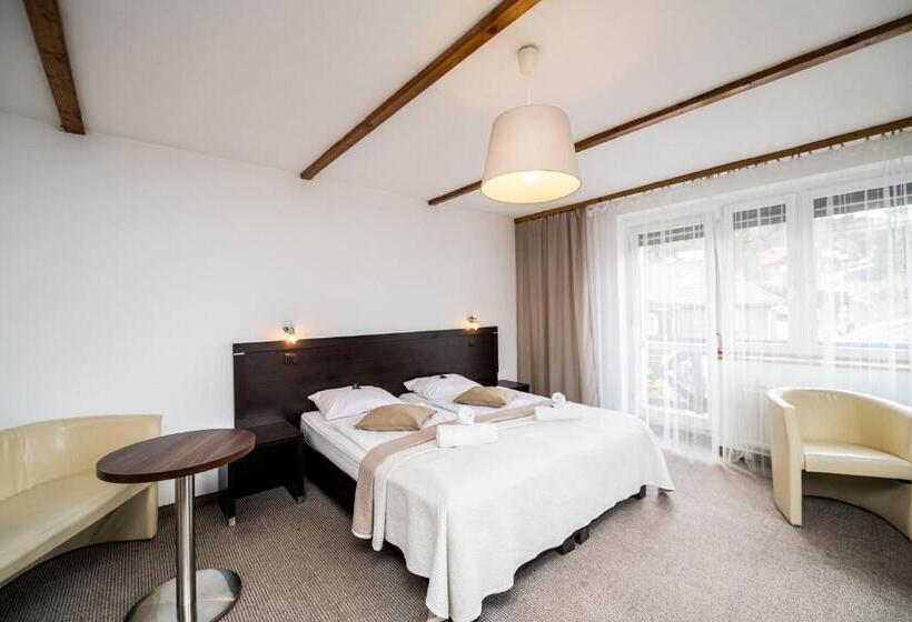 带1个卧室的带阳台的公寓, Ariston