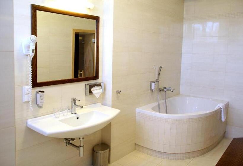 سوییت جونیور, Baltaci Atrium