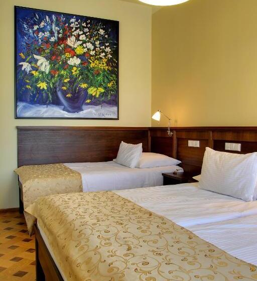 سوییت جونیور, Baltaci Atrium