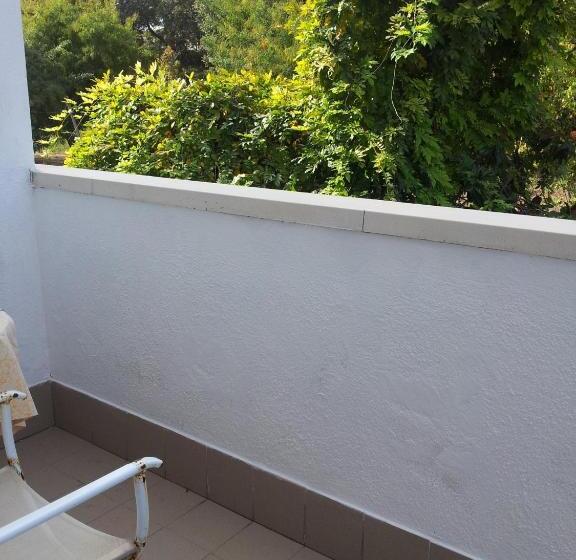 스탠다드 트리플 룸, Calla