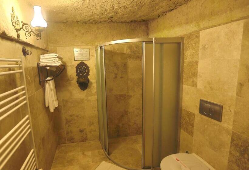 バルコニー付きスタンダードトリプルルーム, Cappadocia Abras Cave