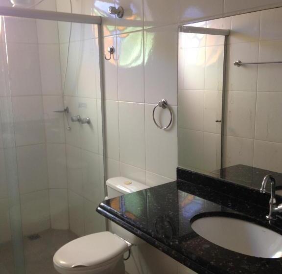 غرفة قياسية فردية, Colonial Aquarius