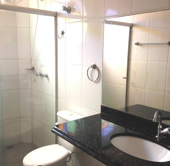 غرفة قياسية ثلاثية, Colonial Aquarius