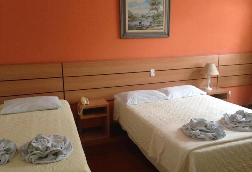 غرفة قياسية ثلاثية, Colonial Aquarius