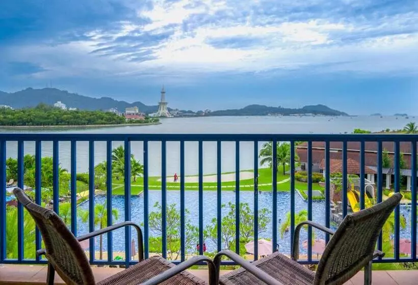 اتاق لوکس با چشم‌انداز دریا, Dayang Bay Resort Langkawi