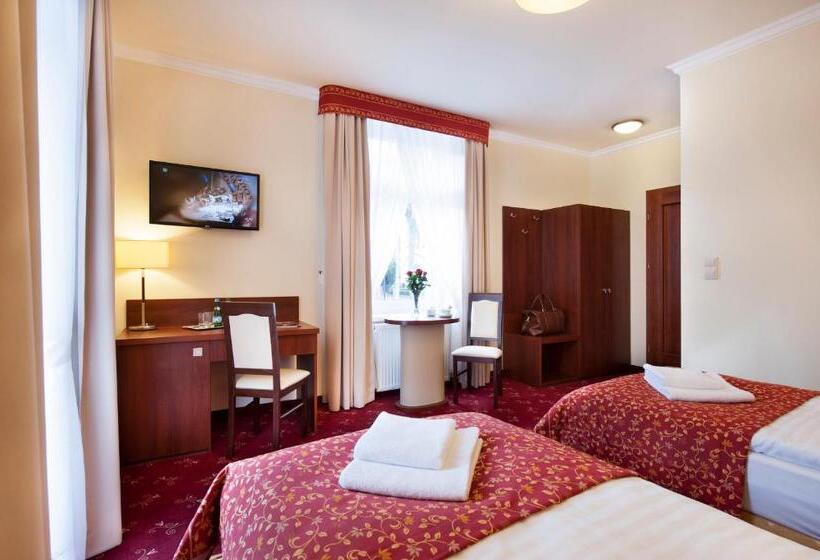 חדר דלוקס עם מרפסת, Resort De Esperanto Sanatorium Uzdrowiskowe