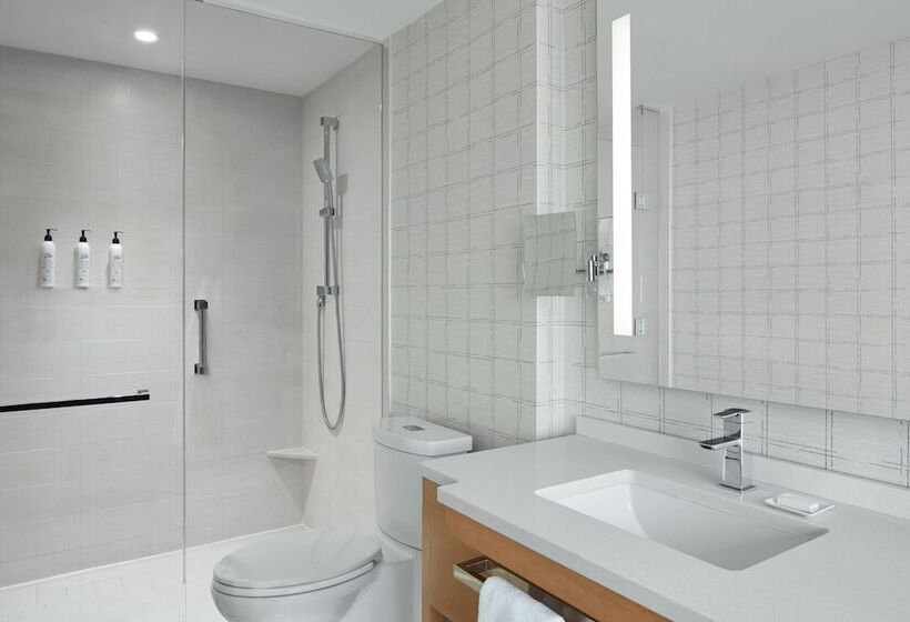 סוויטת ג'וניור םע נוף, Delta Hotels By Marriott Toronto