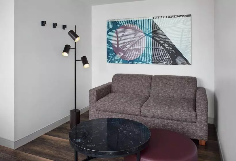 景色の見えるジュニアスイート, Delta Hotels By Marriott Toronto