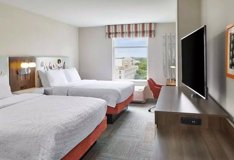 ２ダブルベッドのスタンダードルーム, Hampton Inn & Suites Atlanta Midtown