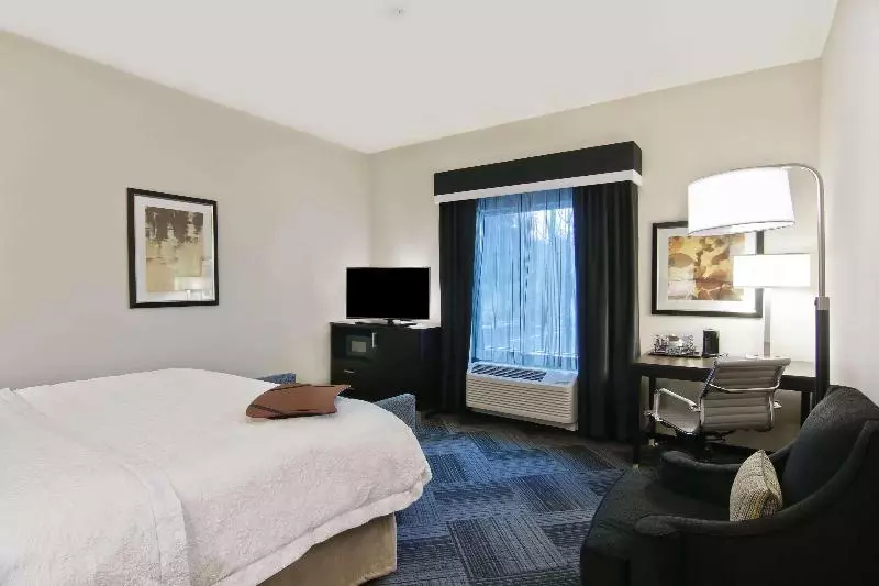 Standard-huone King-vuode, Hampton Inn & Suites Bellevue Downtownseattle