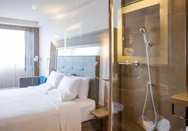 Standard-invahuone King-vuode, Hampton Inn & Suites Bellevue Downtownseattle
