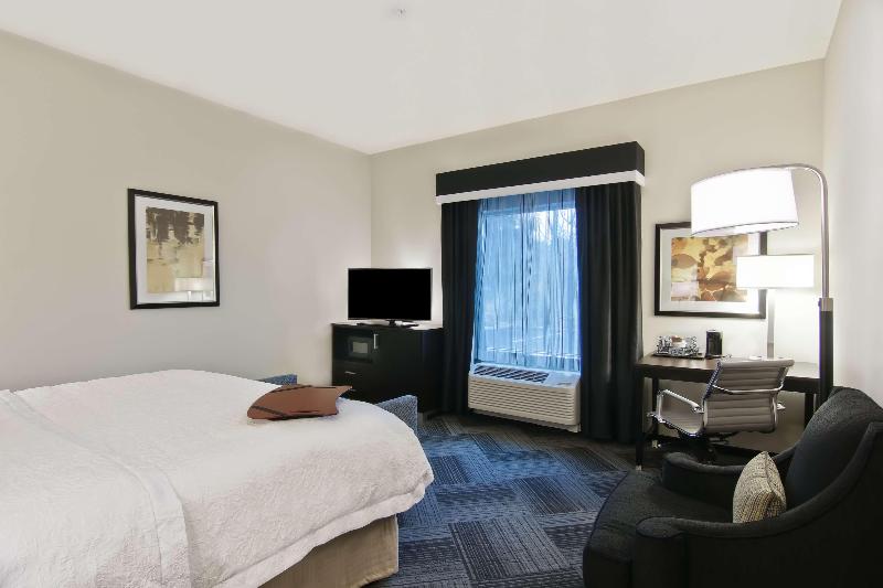 غرفة قياسية سرير كينج, Hampton Inn & Suites Bellevue Downtownseattle
