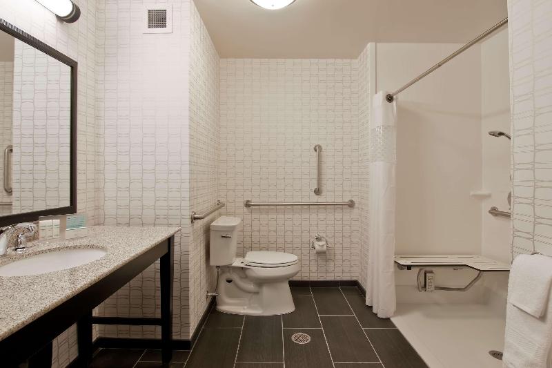 غرفة قياسية سرير كينج, Hampton Inn & Suites Bellevue Downtownseattle