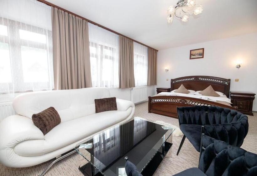 חדר סופריור, Jelinek