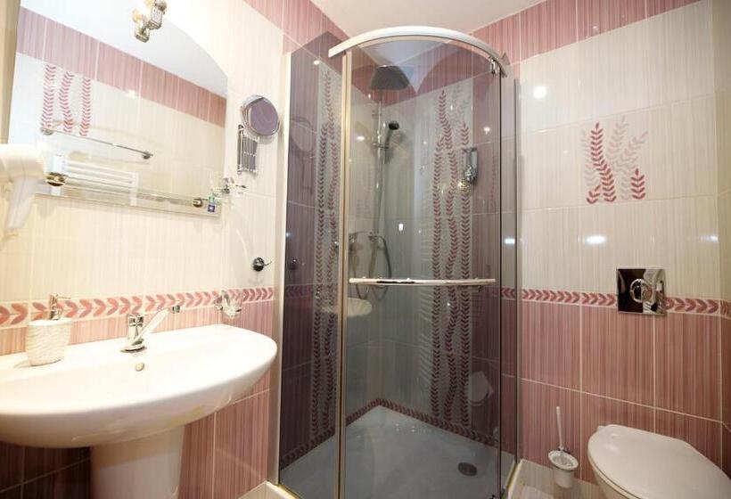 חדר סופריור, Jelinek