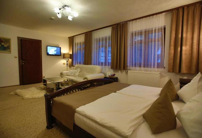 חדר סופריור, Jelinek