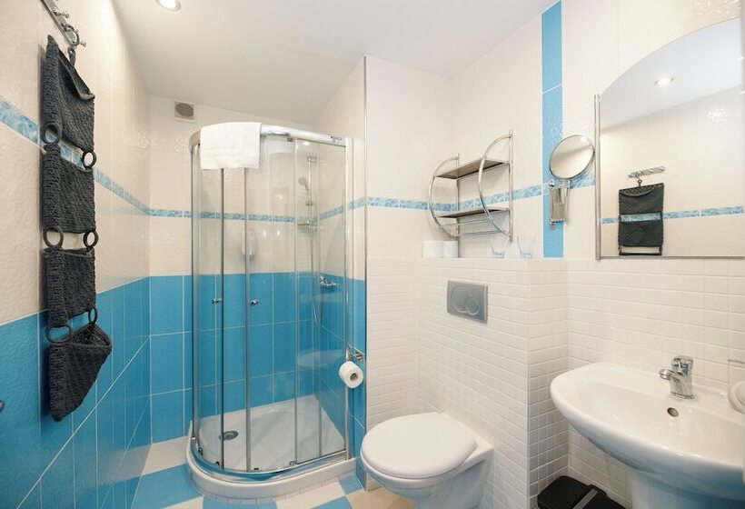 חדר סטנדרט, Jelinek