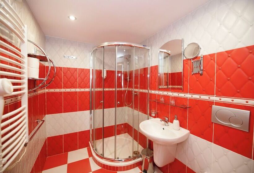 חדר סטנדרט, Jelinek