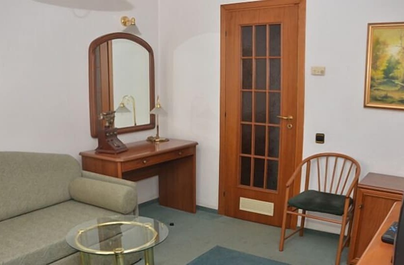 סוויטה, Metallurg   Hostel