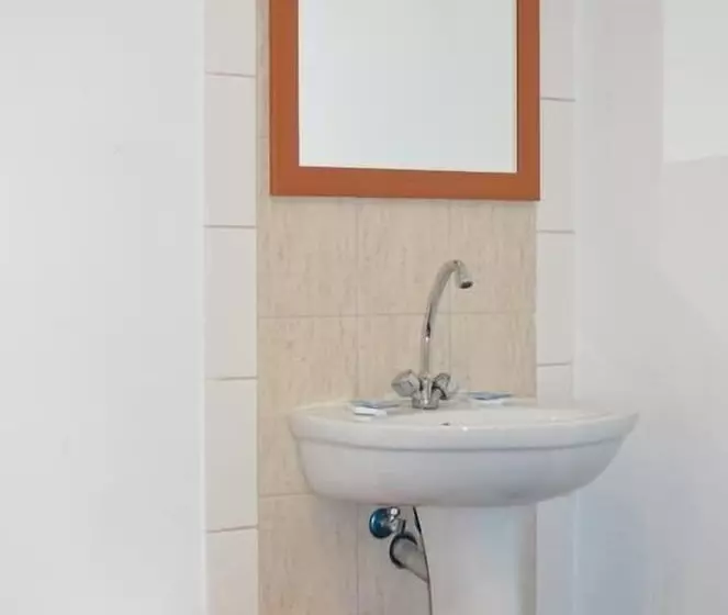ルームシェアのワンベッド, Metallurg   Hostel