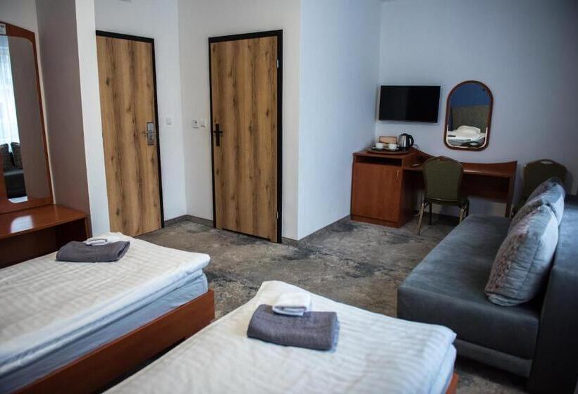 חדר סטנדרט לשלושה, Paradiso