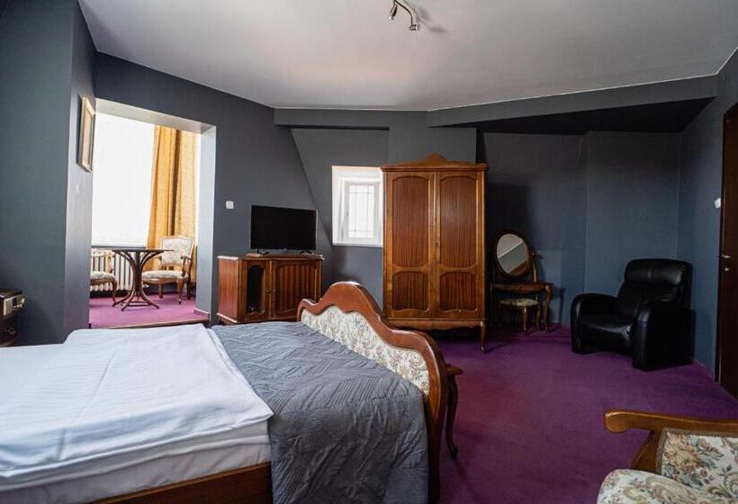 اتاق استاندارد, Polonia