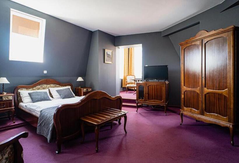 اتاق استاندارد, Polonia