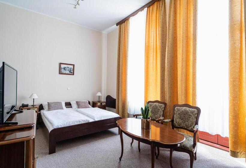 اتاق استاندارد, Polonia