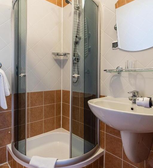 اتاق خانوادگی, Polonia