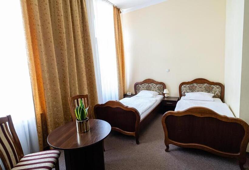 اتاق استاندارد, Polonia