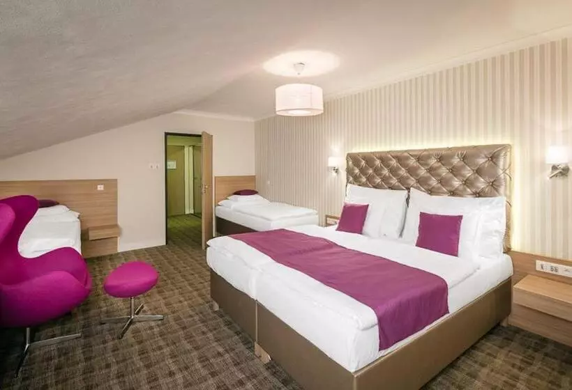 Deluxe Neljän Hengen Huone, Pytloun Wellness Hotel Harrachov