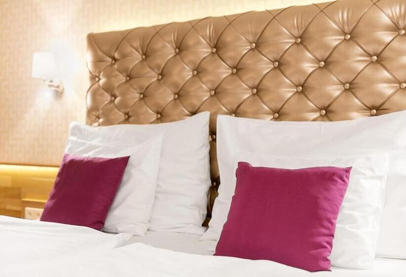 غرفة ديلوكس رباعية, Pytloun Wellness Hotel Harrachov