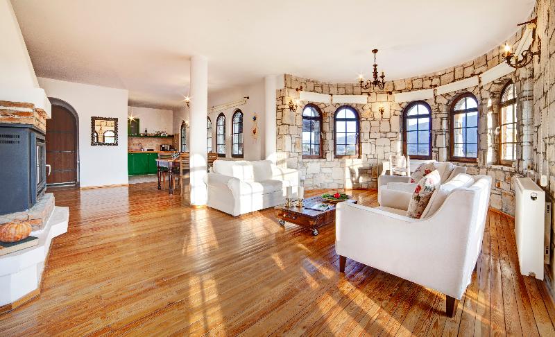 سوئیت با تخت بزرگ, Vinifera Vineyards