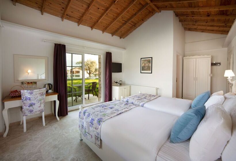 اتاق لوکس, Vinifera Vineyards